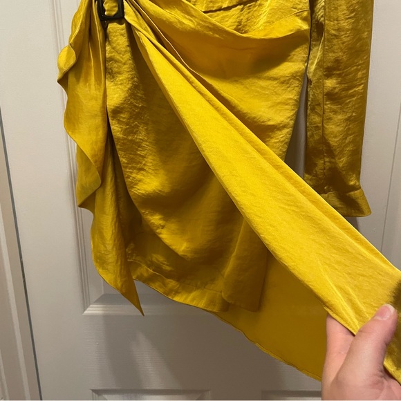 NWT Lovers and Friends Ana Dress in Marigold Yellow One Sleeve Cocktail Size M - Picture 9 of 9